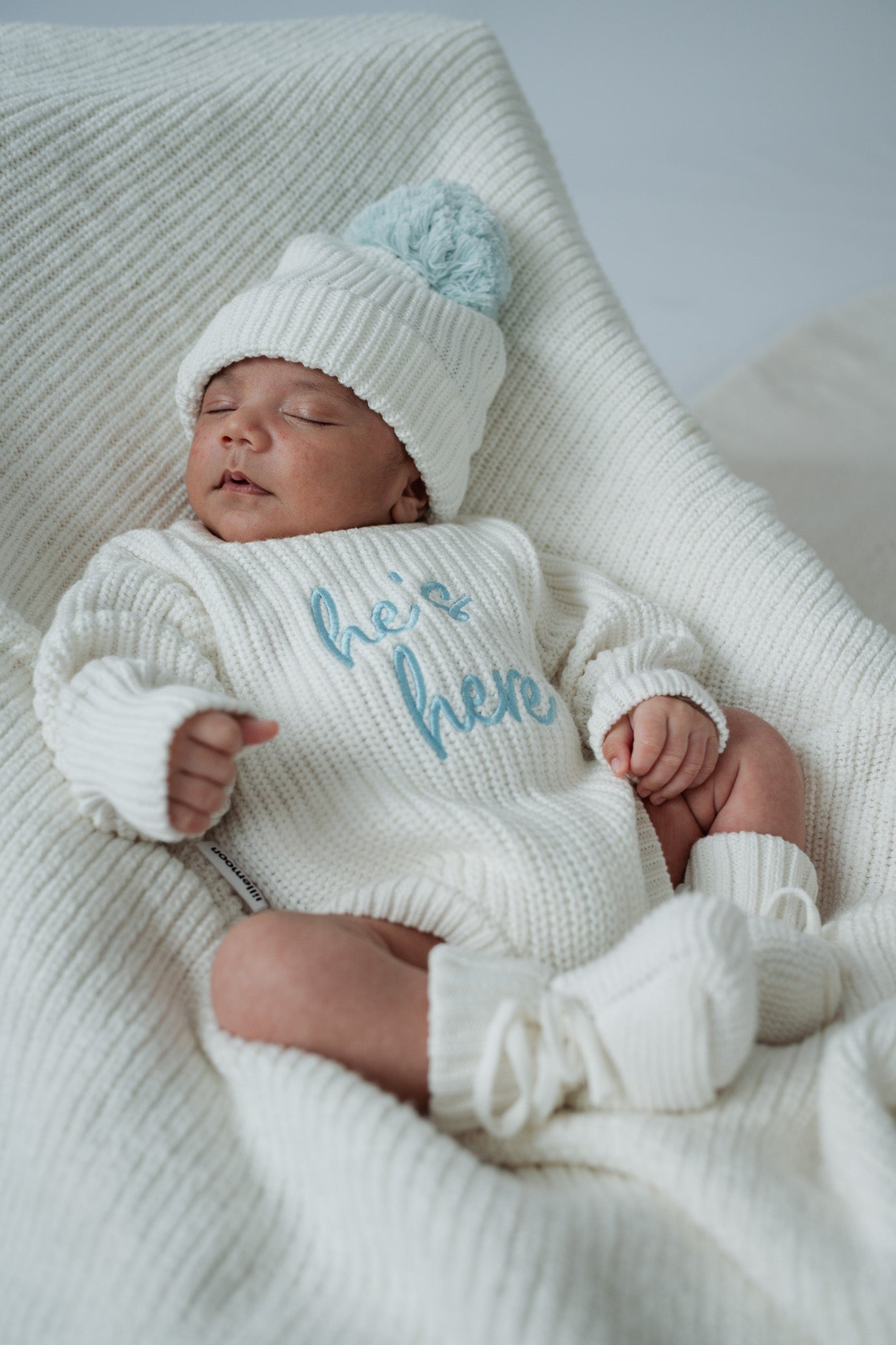 “He’s here” Bundel | Sky Blue &amp; Milky White